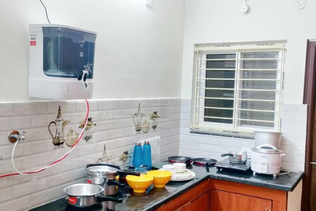 Servostay 2 Bhk Fully Furnished In Hafeezpet #302 Hyderabad Luaran gambar