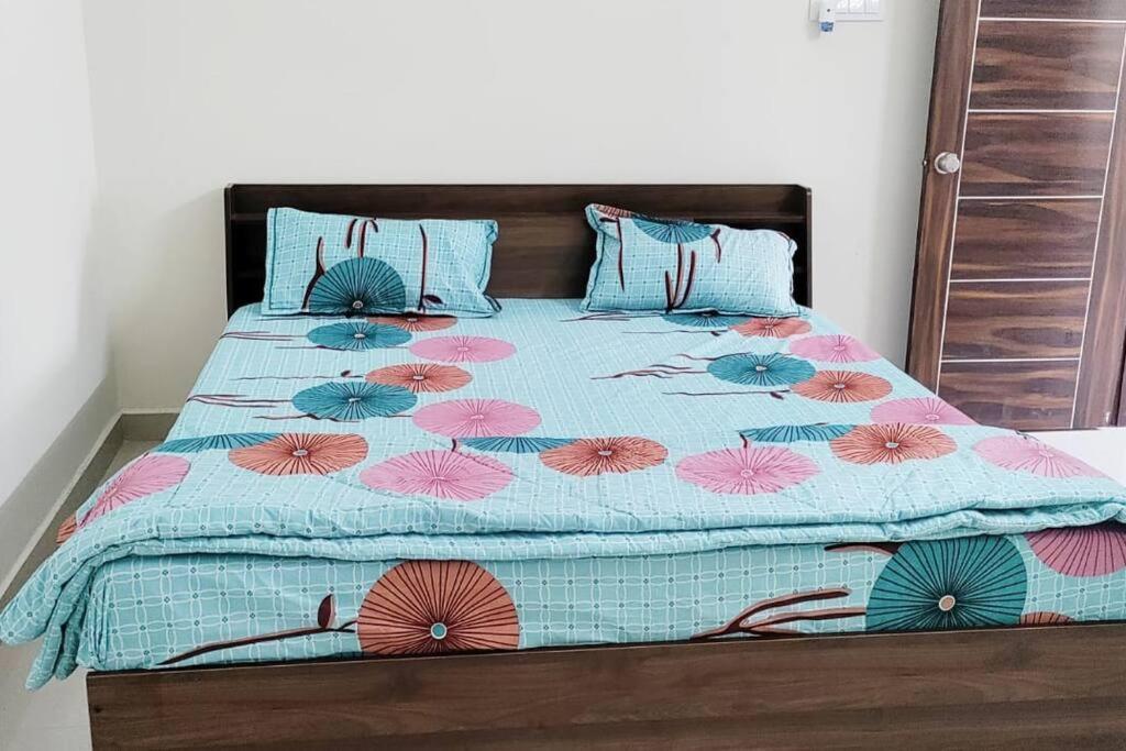 Servostay 2 Bhk Fully Furnished In Hafeezpet #302 Hyderabad Luaran gambar